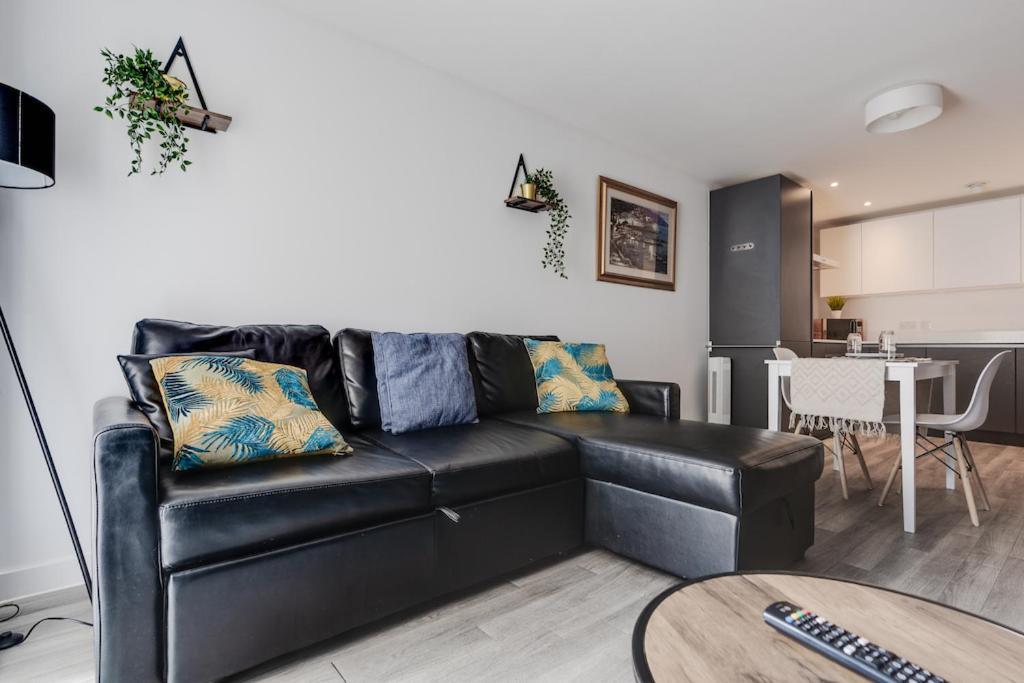City Living Penthouse Apartment With Parking Manchester Eksteriør billede